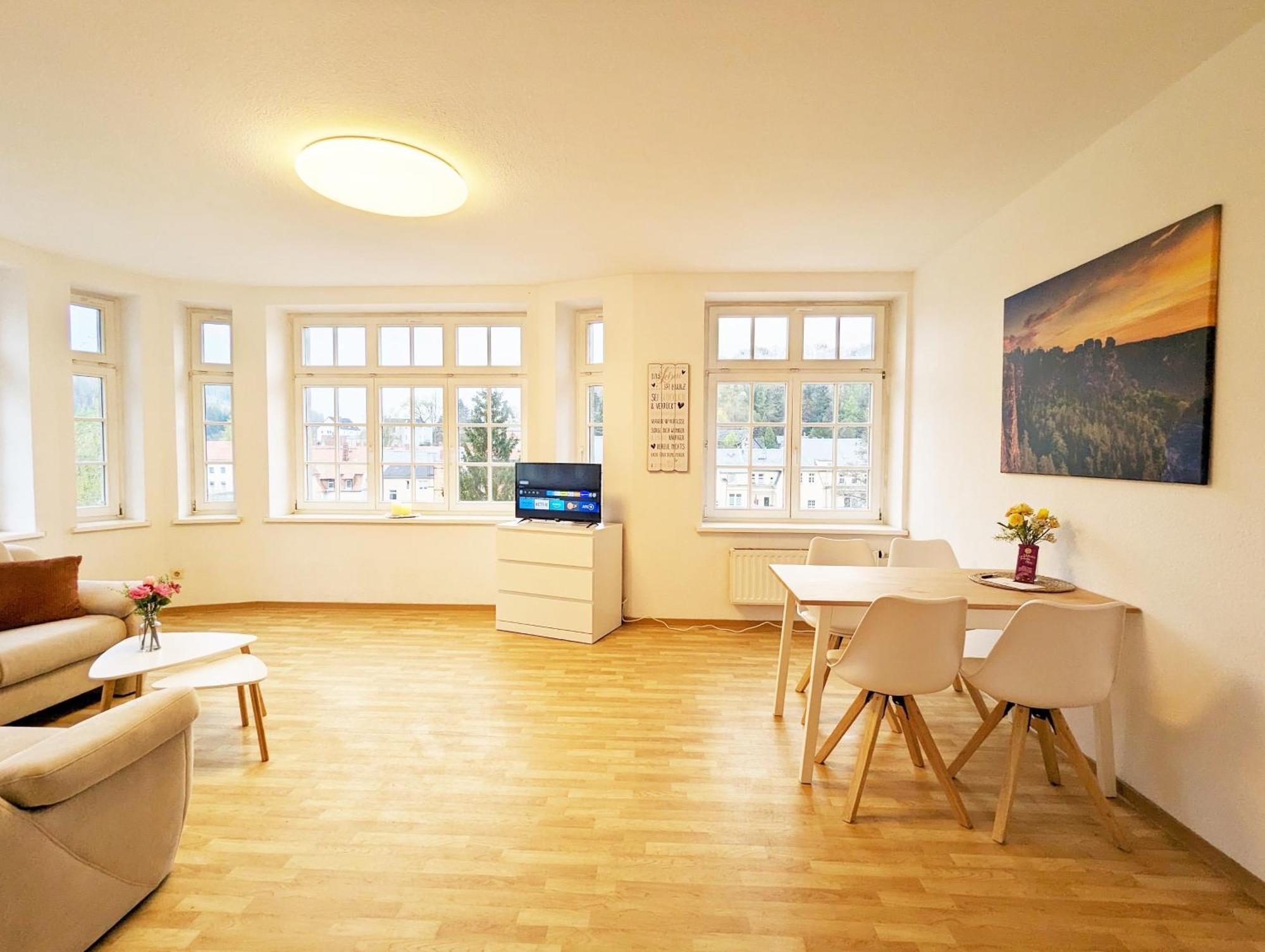 Hw3 - Urlaubsmagie - Helle, Grosse Wohnung Mit Pool Sebnitz Exterior foto